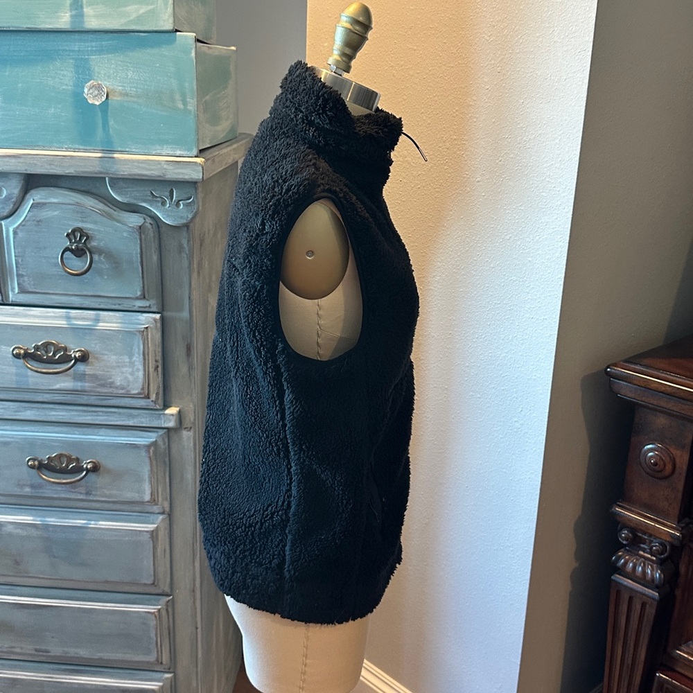 Penfield Black Sherpa Vest Full Zip - Picture 5 of 10